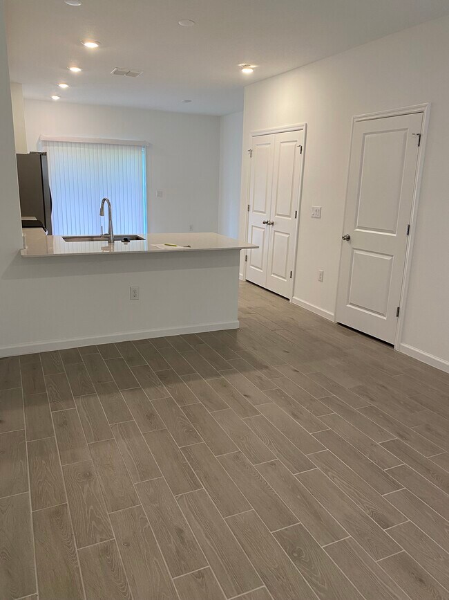 Foto del edificio - 3409 SW 34th Avenue Cir