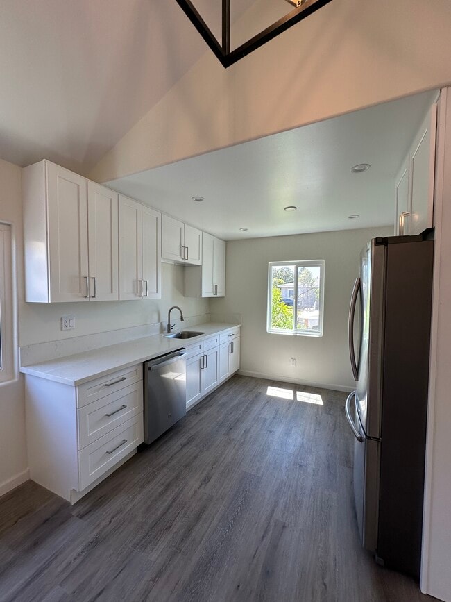 Kitchen - 3623 W 105th St