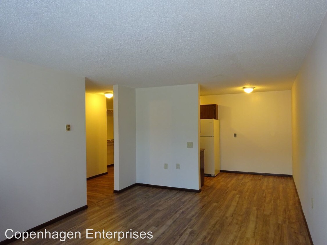 Foto principal - 629 E 15th St