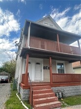 Building Photo - 138 Austin St