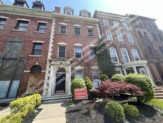Building Photo - 479 Delaware Ave