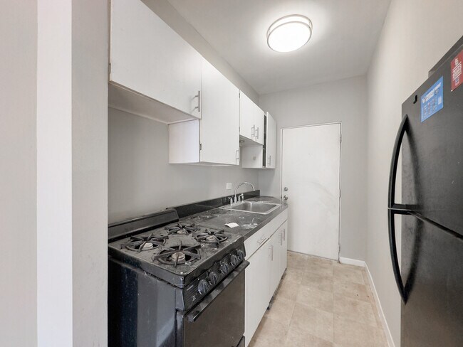 Foto del edificio - 4134.5 N Sheridan Rd