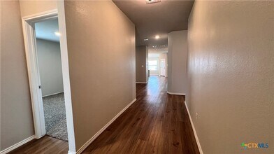 Building Photo - 2426 Elba Dr