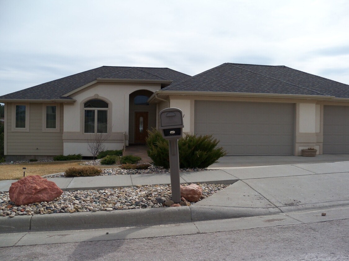 Foto principal - * PENDING APPLICATION * 6 BEDROOMS | 3 BAT...