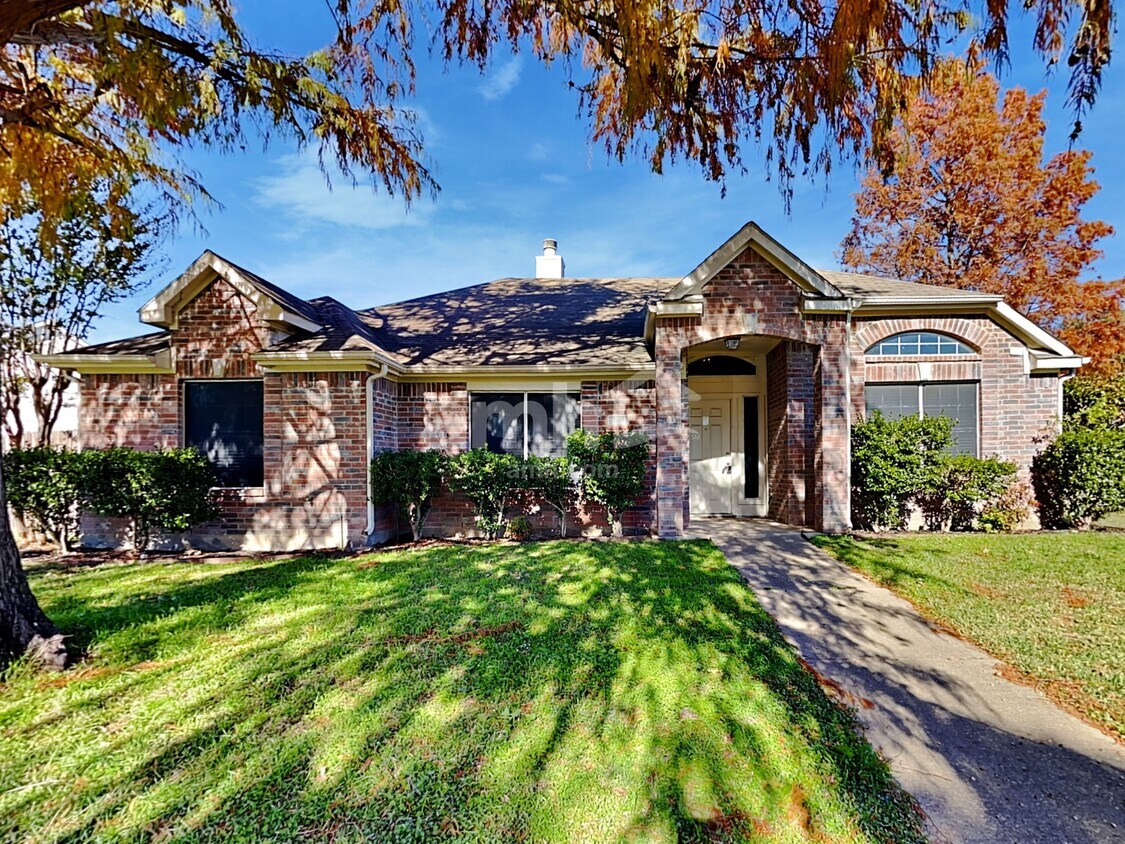 Primary Photo - 2109 Silver Spring Drive