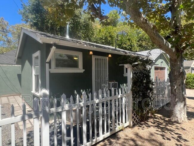Building Photo - 155 Berverdor Ave