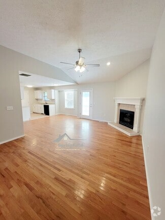 Building Photo - 4396 S Hemlock Ave