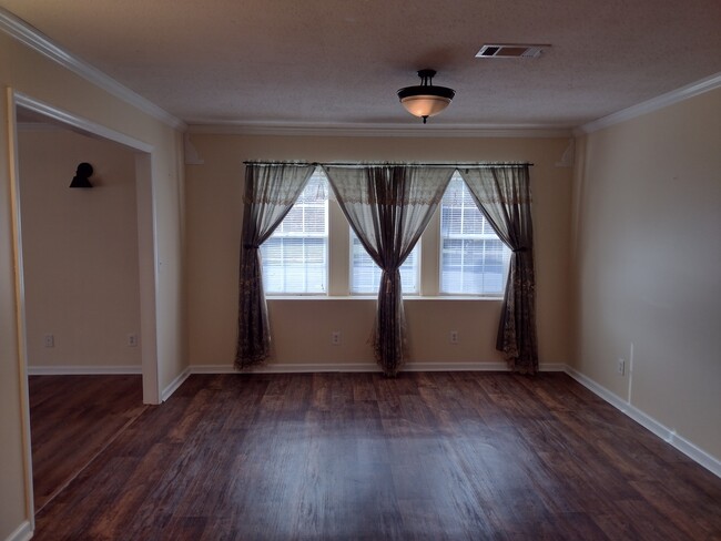 Foto del edificio - 1166 Peachtree Street, Unit 7
