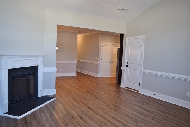 Building Photo - 3801 Nantucket Rd