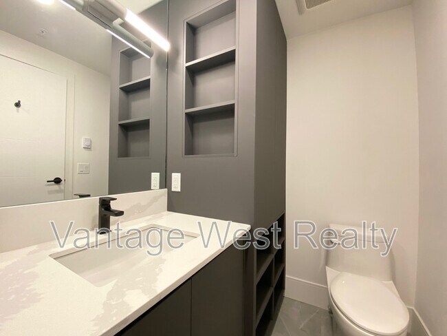 Photo du bâtiment - 720-720 K. L. O. Rd