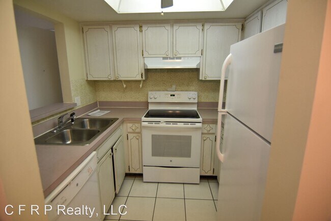 Building Photo - 2 br, 2 bath House - 4826 Marine Parkway #202