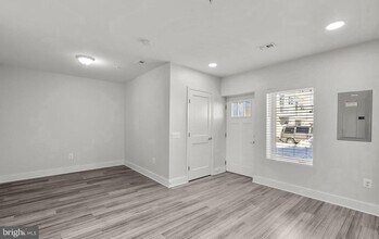 Building Photo - 19520 Village Walk Dr