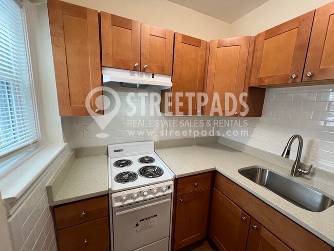 Foto del edificio - 2018 Commonwealth Avenue