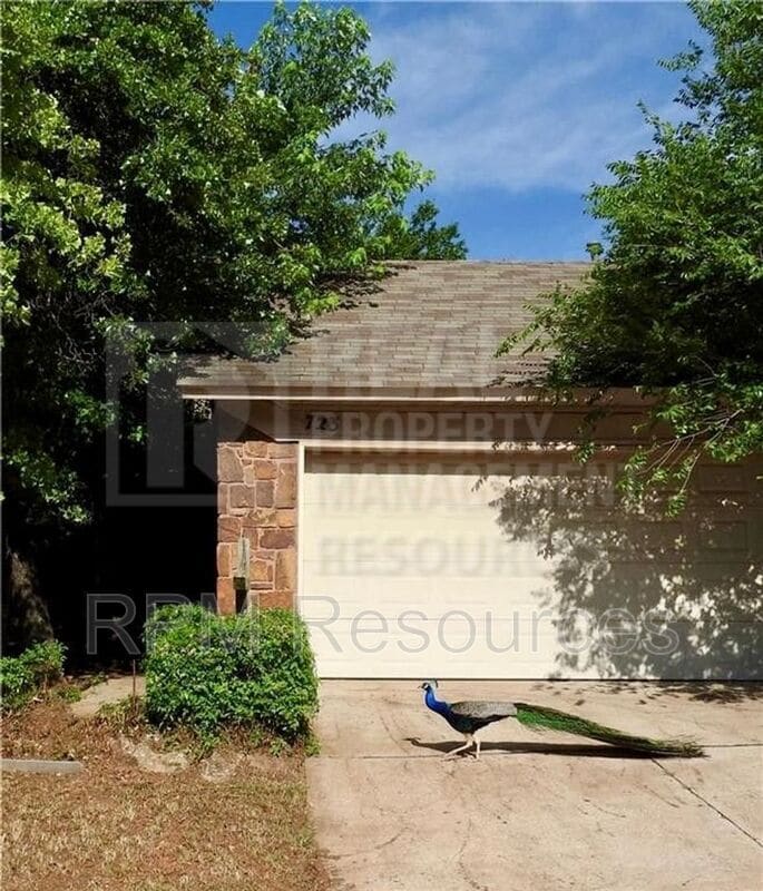 Photo - 723 Rimrock Rd