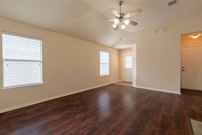 Building Photo - Beautiful 3 Bedroom, 2 Bathroom Rental Home in Southwest Austin!!!