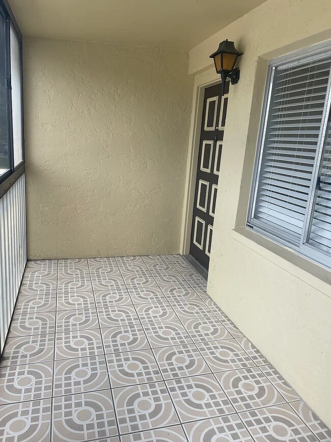Foto del edificio - 2420 Winding Creek Blvd