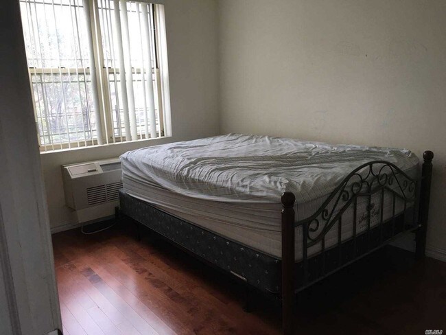 Foto del edificio - 40-40 75th St
