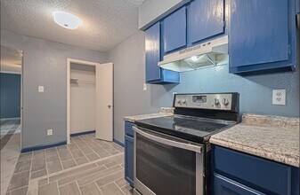 Building Photo - 12615 Brookglade Cir