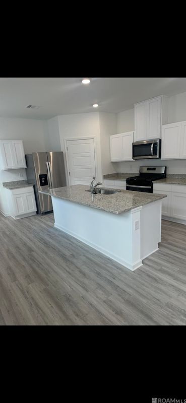 Foto del edificio - 943 Renova Dr