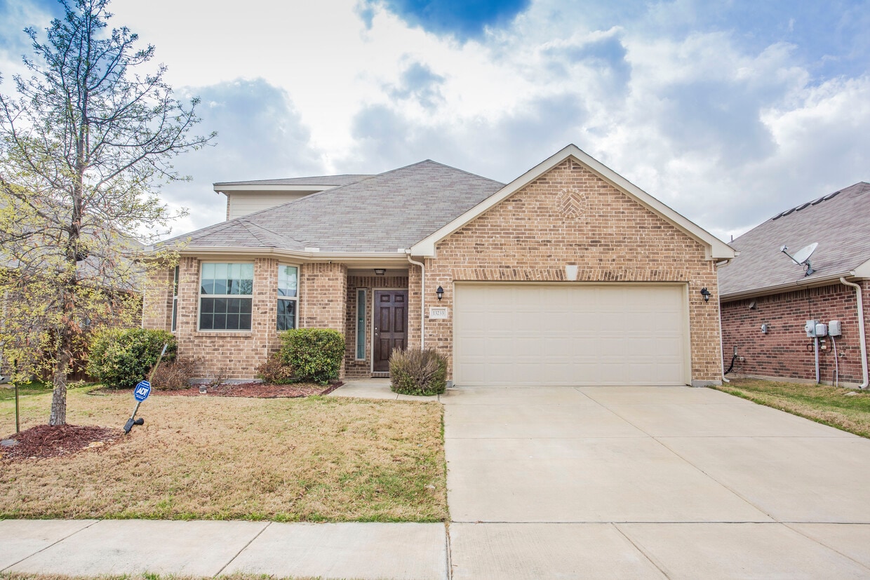 13233 Upland Meadow Ct, Fort Worth, TX 76244 House Rental in Fort