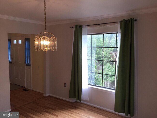Foto del edificio - 6189 Old Brentford Ct