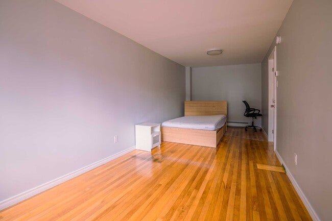 Photo du bâtiment - Furnished Rooms for Rent – All-Inclusive – Near Downtown Ottawa - Heart of Hull!