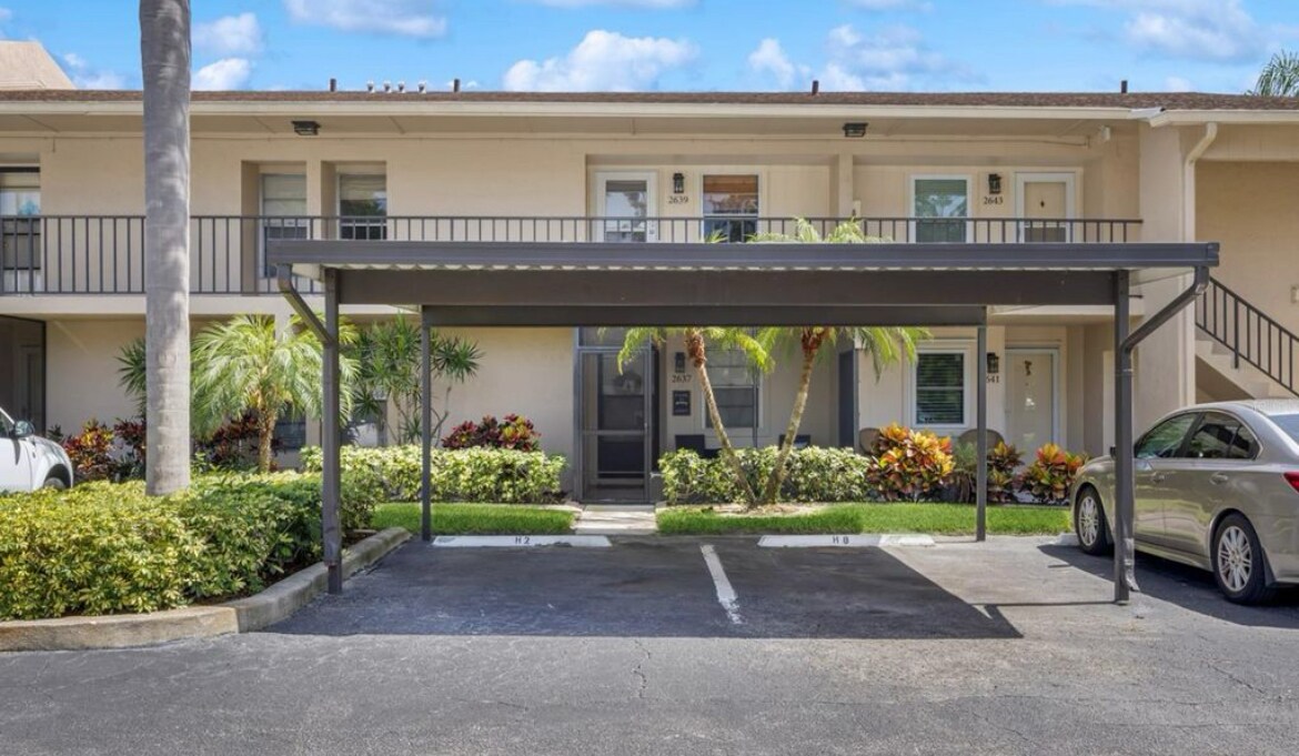 Foto principal - 2639 Woodgate Ln