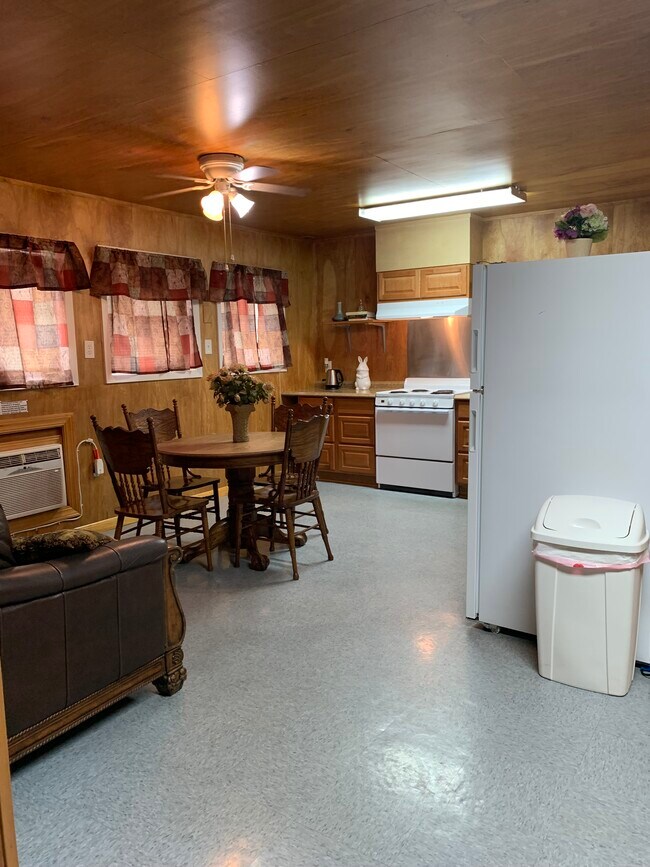 Kitchen - 5843 N Highway 1