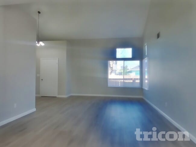 Building Photo - 301 Zachary Dr