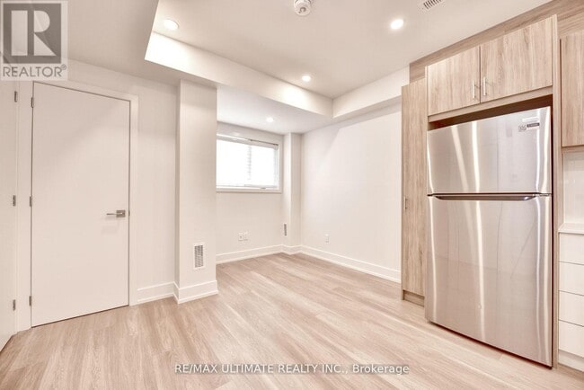Building Photo - 385 McRoberts Ave