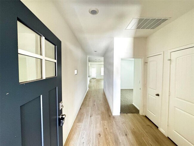 Building Photo - 2840 Bandolier Pass