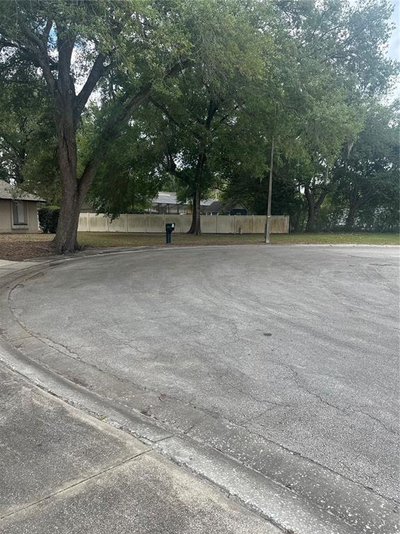 Foto del edificio - 2329 Pine Tree Ct