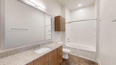 Interior Photo - Griffis Oak Lawn