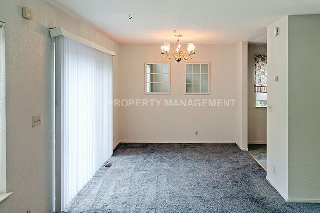 Building Photo - Beautiful, Serene and Perfectly Located Li...
