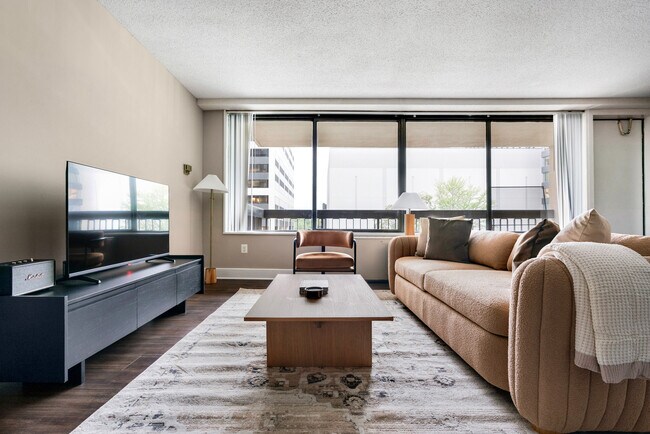 Foto del edificio - 1515 Richmond Hwy