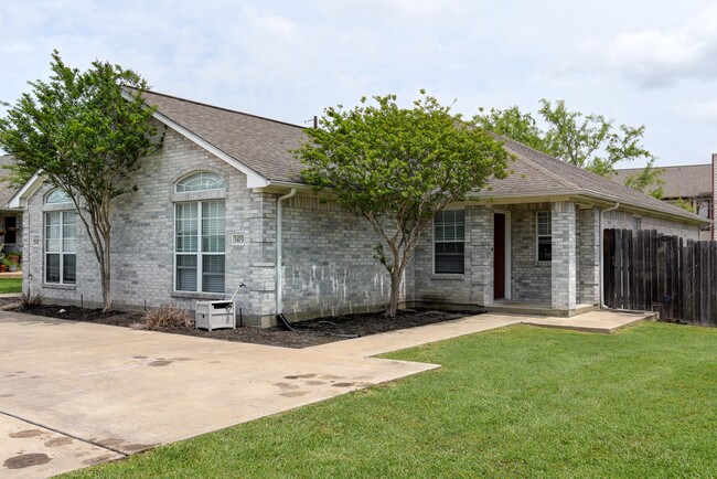 Building Photo - 1421 Western Oaks Ct