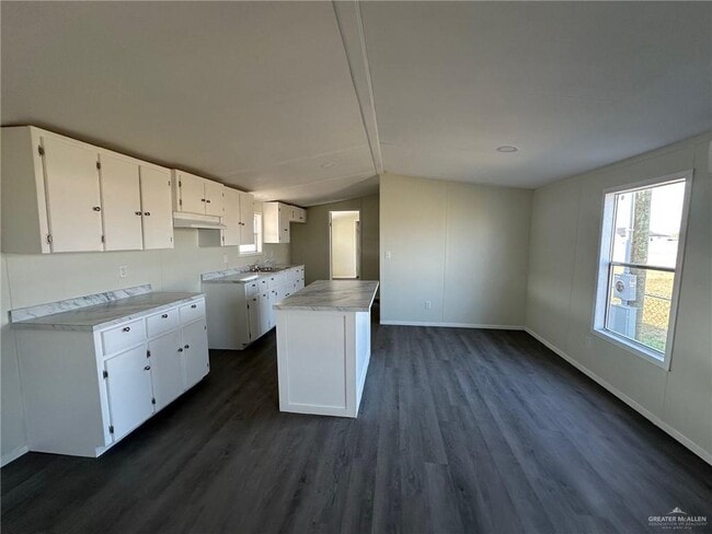 Building Photo - 1307 Rising Sun St