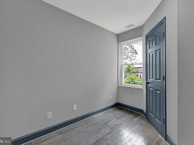 Building Photo - 907 N Patterson Park