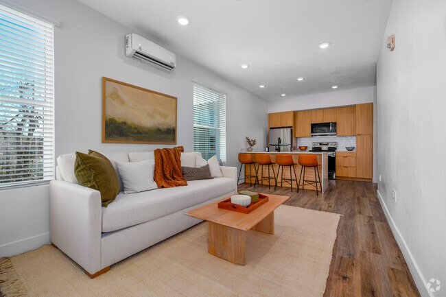 2BR, 1.5BA - 1,107SF - Living Room - Park Place Townhomes