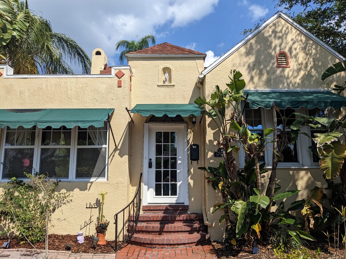 Foto principal - 1235 Oak St NE