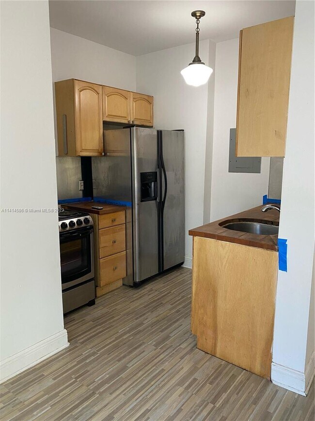 Building Photo - 4035 Meridian Ave