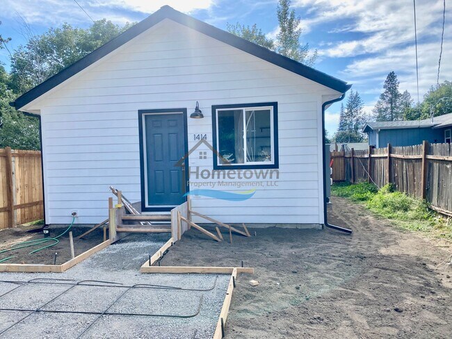Building Photo - 2 Bedroom 1 Bath House Built in 2022 Avail...