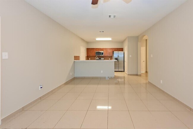 Foto del edificio - 6341 Settlers Square Ln