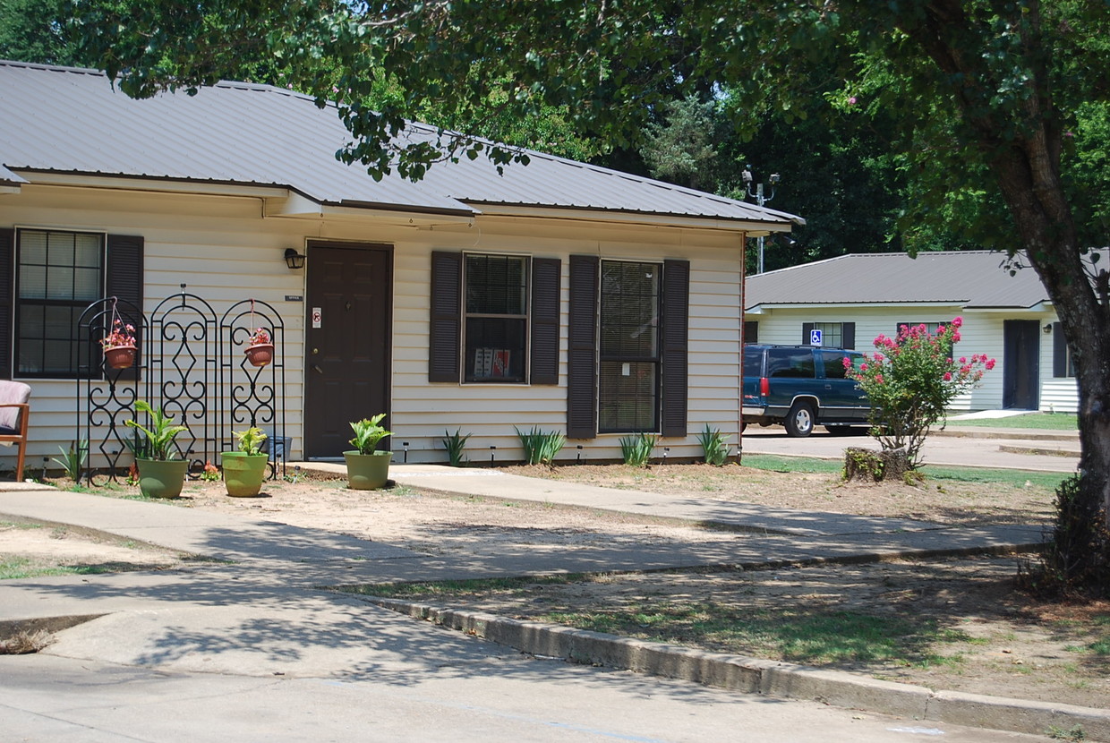 Primary Photo - Woodbend Apartments