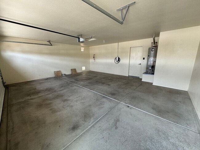 Foto del edificio - 4BR/2BA/2CG, TESLA CHARGER 1765 sq.ft. ren...