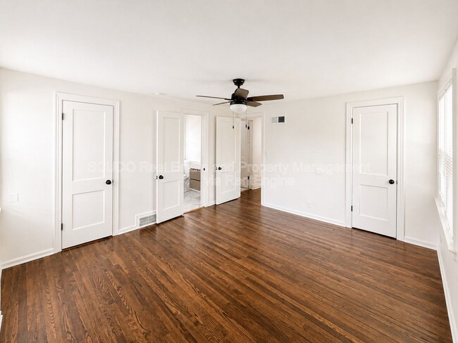 Foto del edificio - 6720 Holmes Rd