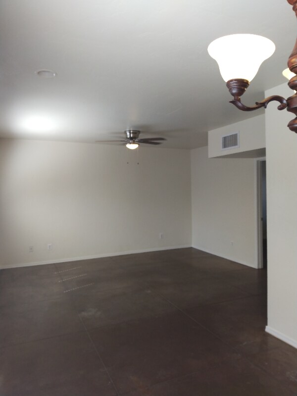 Building Photo - 3867 N Tyndall Ave