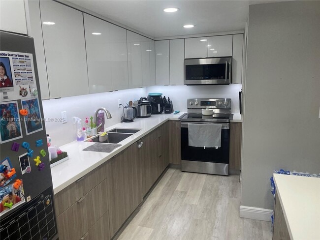 Foto del edificio - 10090 NW 80th Ct