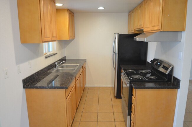 Foto del edificio - 1708 &amp; 1710 Rainier Ave | Bramel