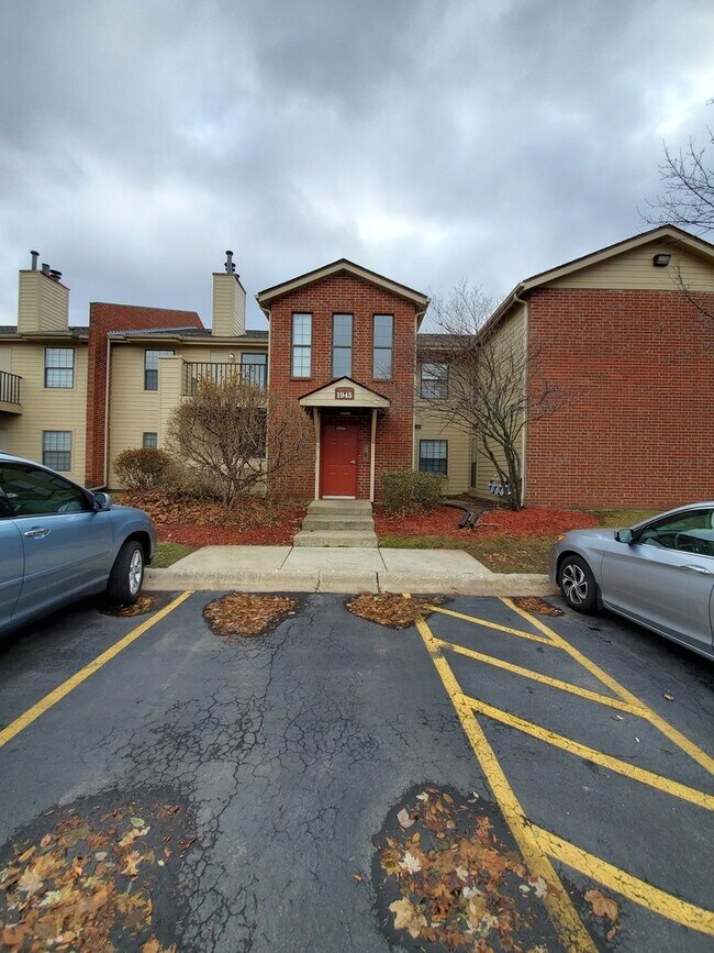 1945 N Hicks Rd Unit 207, Palatine, IL 60074 Condo for Rent in